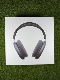 AirPod max’s midnight black