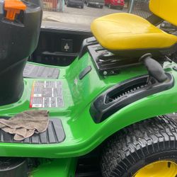 john deere S120 42 in. 22 HP V-Twin Gas Hydrostatic Riding Lawn Mower