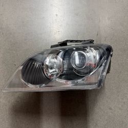 2004-2006 Chrysler Pacifica Halogen Left Side Headlight Assembly OEM (contact info removed)AE