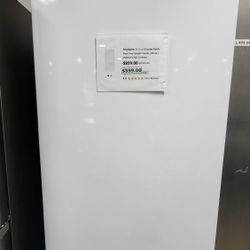 FRIDGIDAIRE GARAGE READY FROST FREE UPRIGHT FREEZER WITH 1 YEAR WARRANTY 1AÑO DE GARANTIA POR ESCRITO 