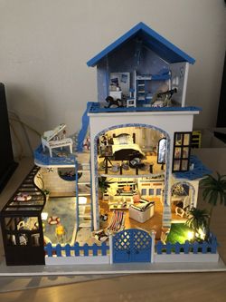 Handcrafted Ocean-Themed Dollhouse – A Perfect Blend of Music and Intricate Details for Collectors