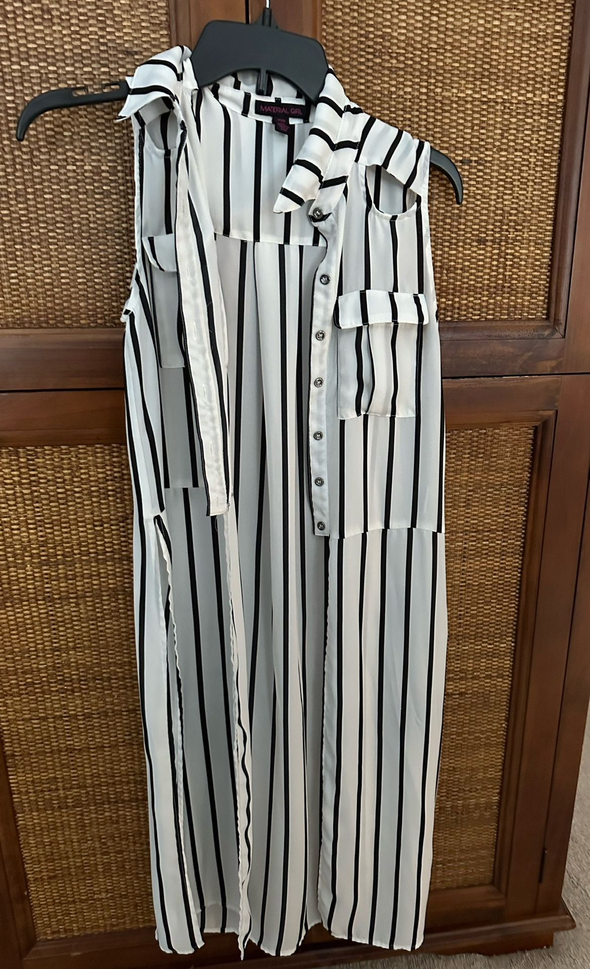 Trendy! Material Girl Juniors XXS Black & White Striped Dress Duster with slits