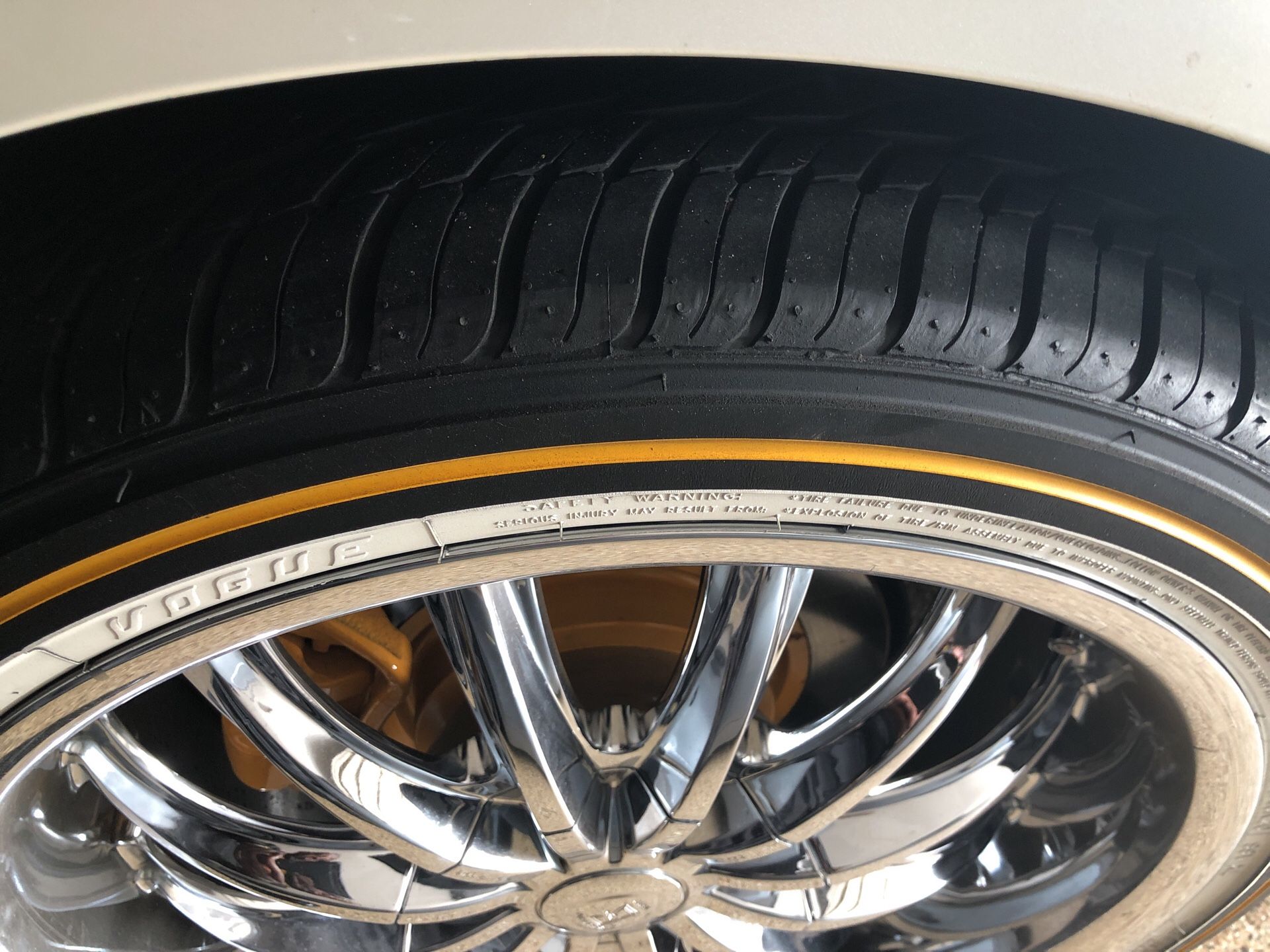 20 inch vogue tires 245 40-20 Very good condition 85 to 90%