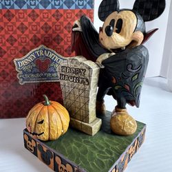 Jim Shore Disney Mickey Mouse Happy Haunts Figurine Dracula Pumpkin #(contact info removed)