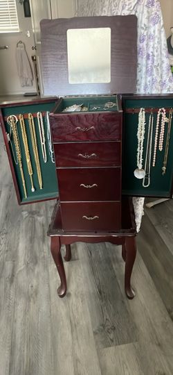 Jewelry box without the jewelry