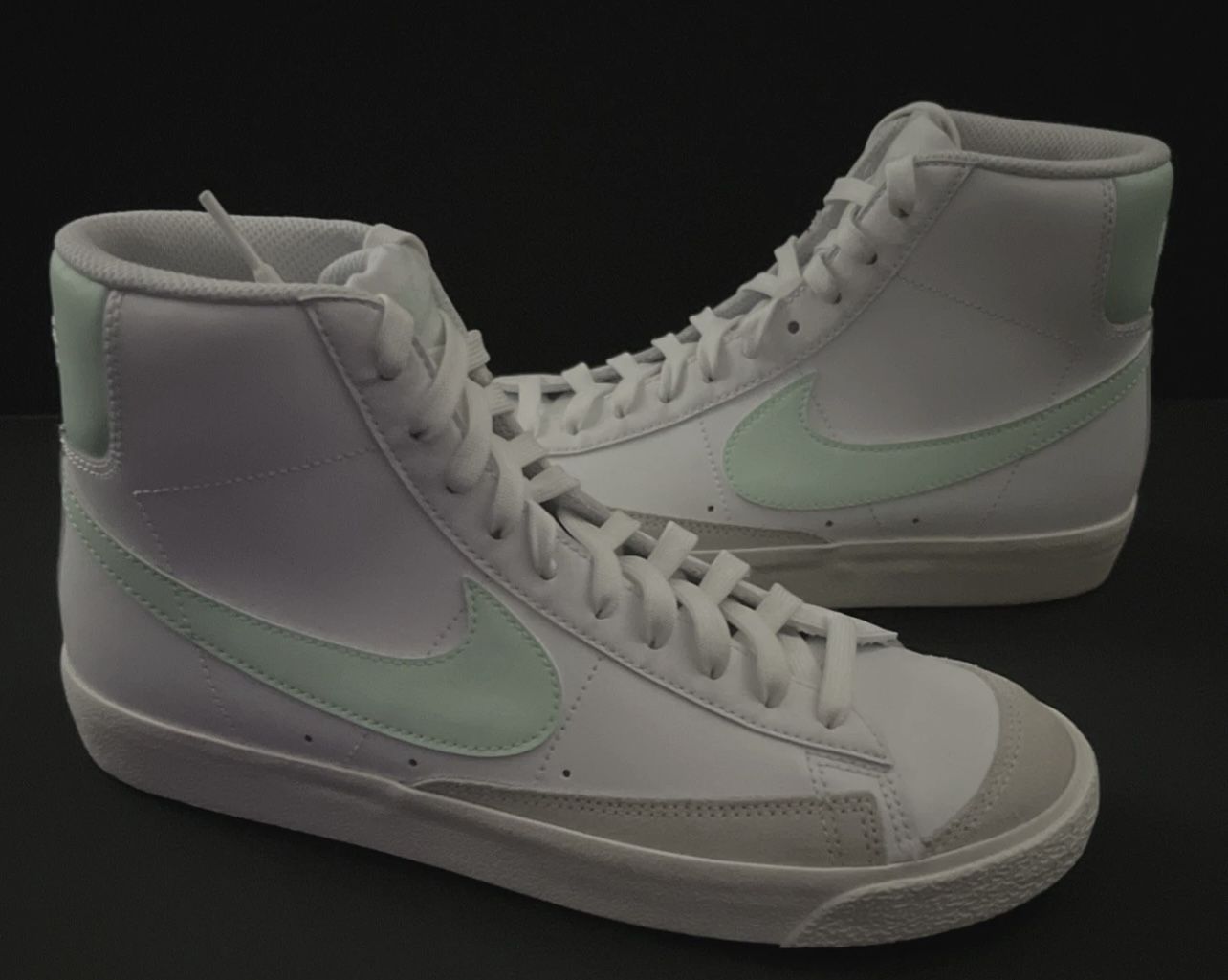 Mens Boys NIKE Sneakers Size 7 MID BLAZER 77