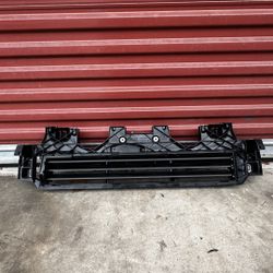 New 2019 2020 2021 AUDI E-TRON AIR SHUTTER MOUNT BRACKET OEM  4KE 807 771