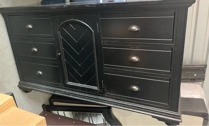 Full size bedroom set