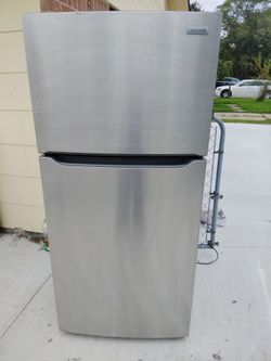 Top-Freezer Refrigerator