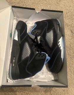 Size 11 CLEAN Jordan 5 Black University Blue