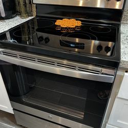 GE Stainless Steel Stove/ Oven
