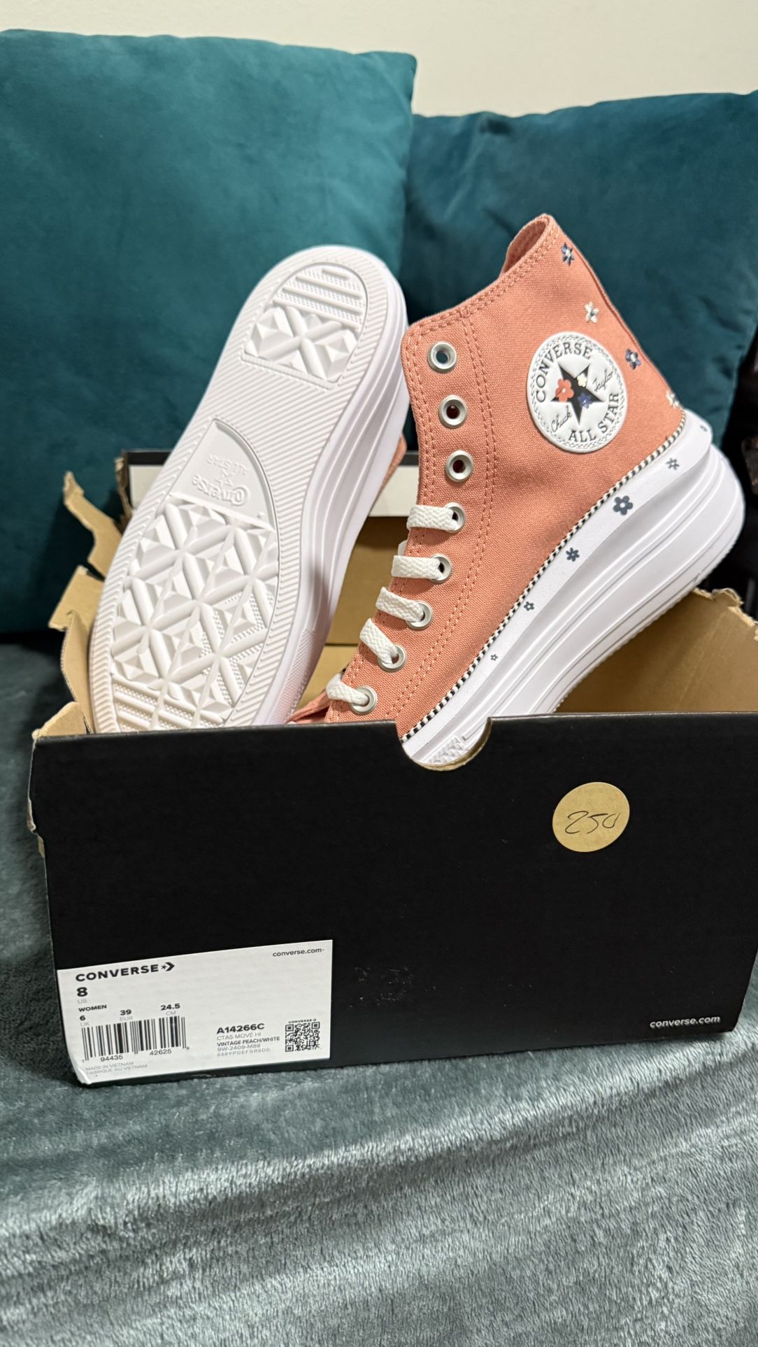 Chuck Taylor All Star Move Platform Petite Petals/ SZ 8