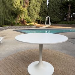 Docksta IKEA Tulip  Table 