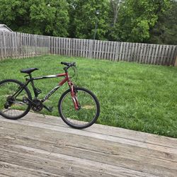 26” Mountain Bike, Giant Boulder, Frame Size 19 Good Condición Text 