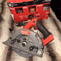 Milwaukee FUEL 2834-20 M18 Circular Saw 7 1/4 Brushless 18V 18 Volt W/ Blade