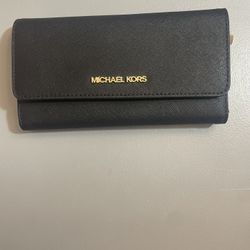 Michael Kors Jet Set Travel Crossgrain Leather Tri-Fold Wallet