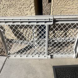 Pet gate