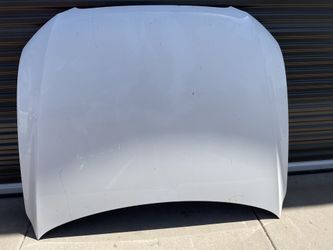 09-12  Audi Q5 Hood
