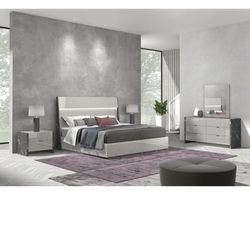 4 Pcs Queen ( Bed Dresser, Mirror, Nightstand) MATTRESS NOT INCLUDED 