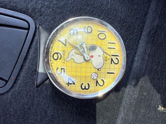 Snoopy old time clock