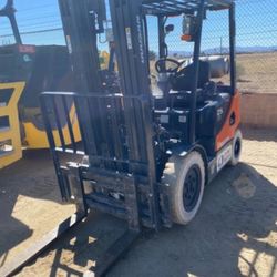 5k Warehouse Forklift Triple mast - 5,000# Whse Forklift