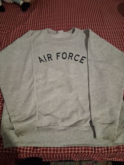 Grey sweatshirt