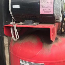 GOOD COMPRESSOR// MACHINE ONLY (Needs Tank) S250