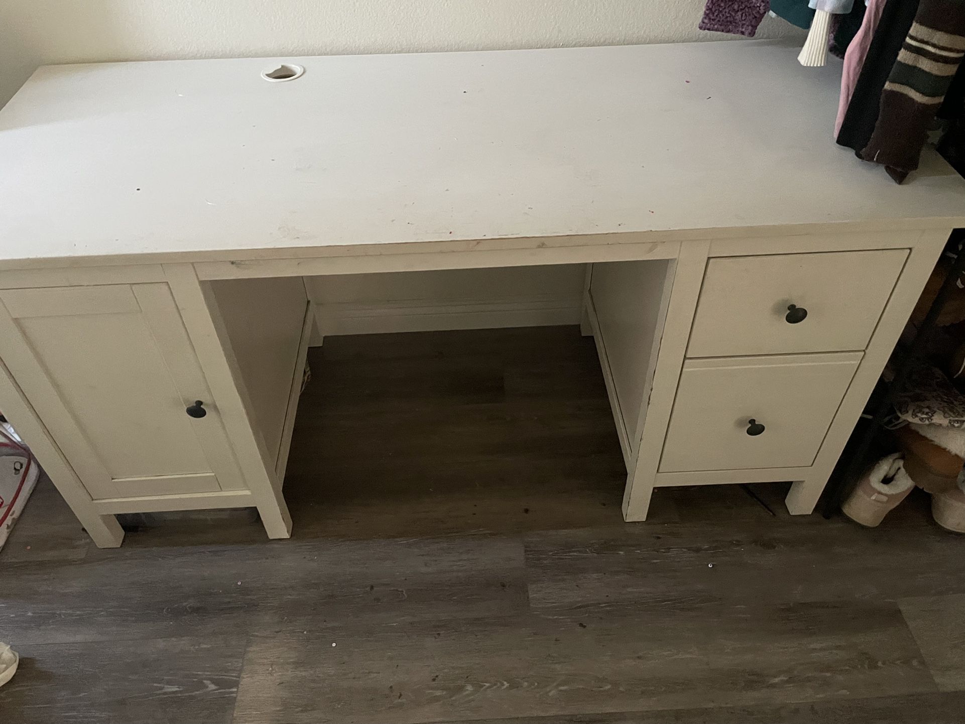 Wooden White Desk for Sale in San Dimas, CA OfferUp