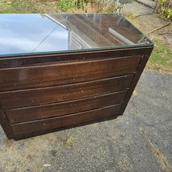 Classy Cherrywood Dresser with 4 drawers