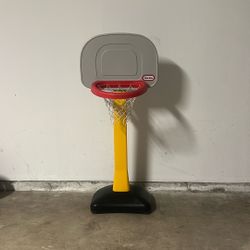 Little Tikes Basketball Court