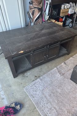 Free Coffee Table. Has Wheels