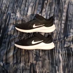 Size 2y Nikes