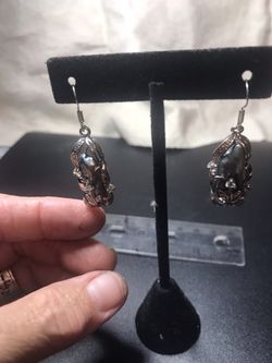 Black pearl earrings