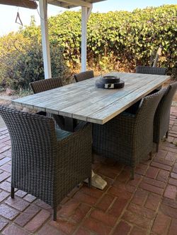 7 Pc outdoor patio dining table and chairs
