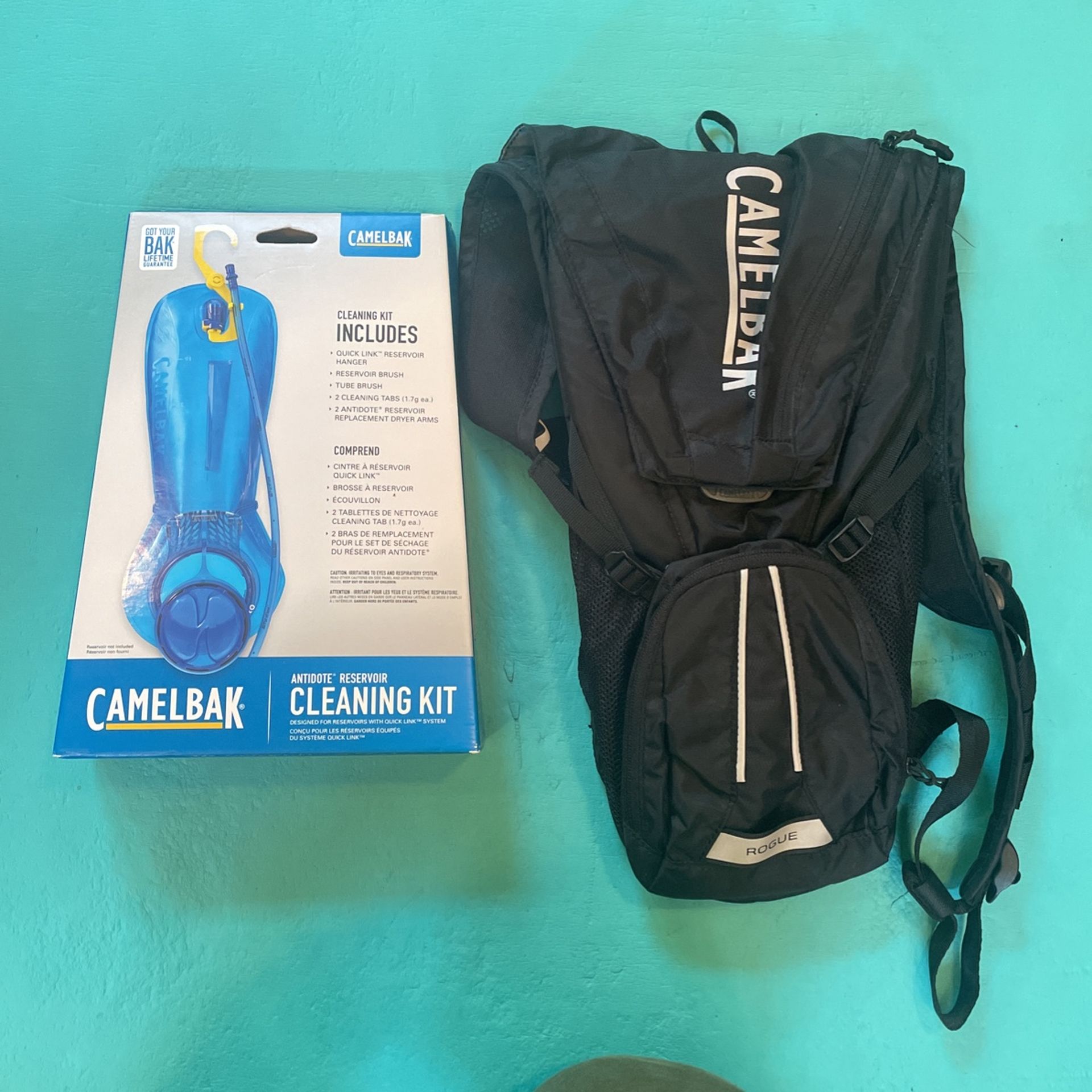 CamelBak Rogue 85 OZ 2.5L Hydration Backpack Black/Graphite W Cleaning Kit