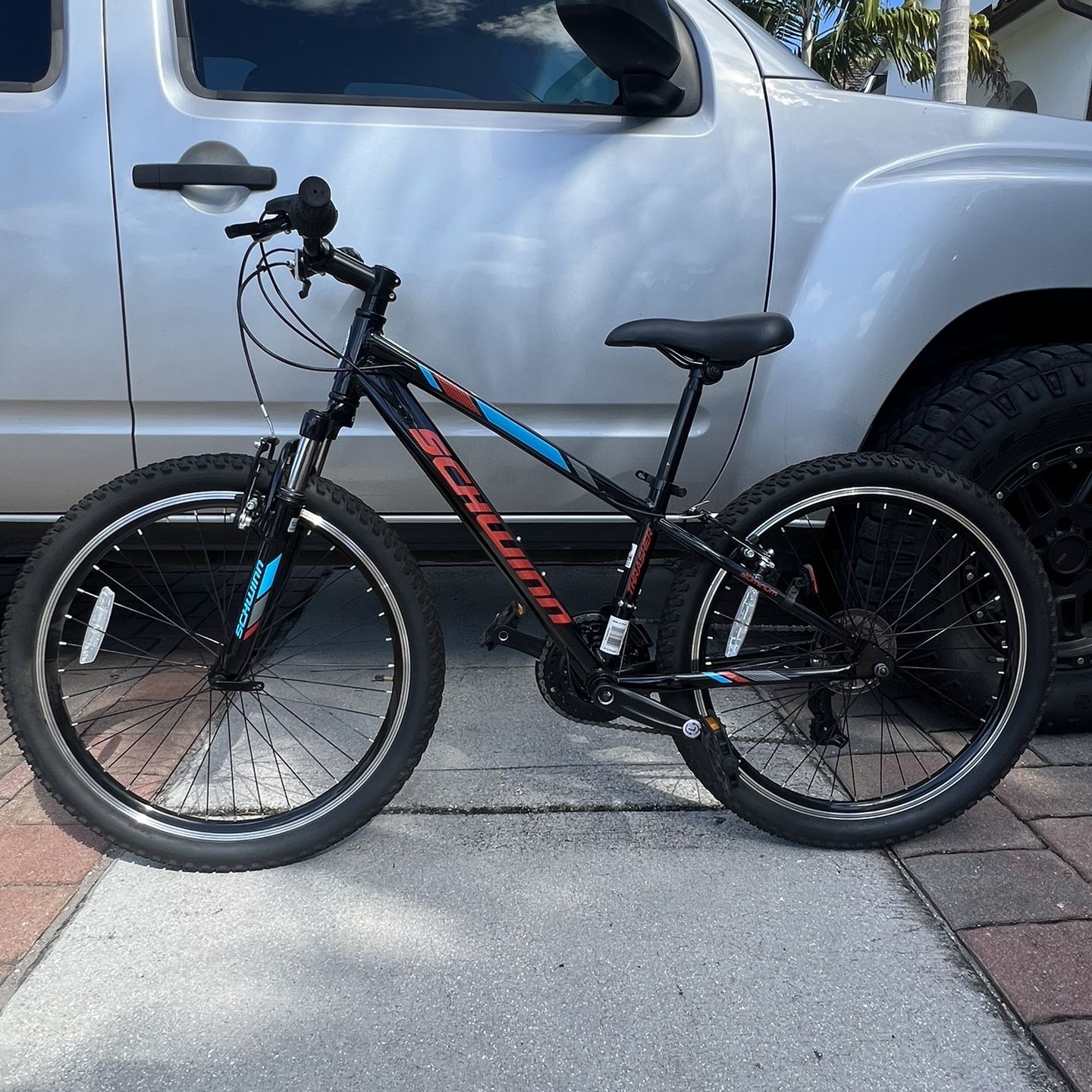 schwinn thrasher bicycle Schwinn Thrasher 24 Mountain Bike for Sale in Lake Worth, FL