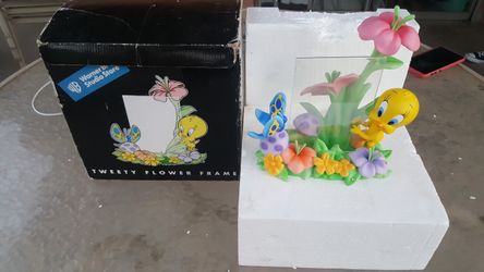 Tweety Flower Frame