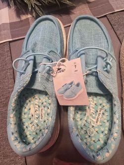 Woman's sneakers