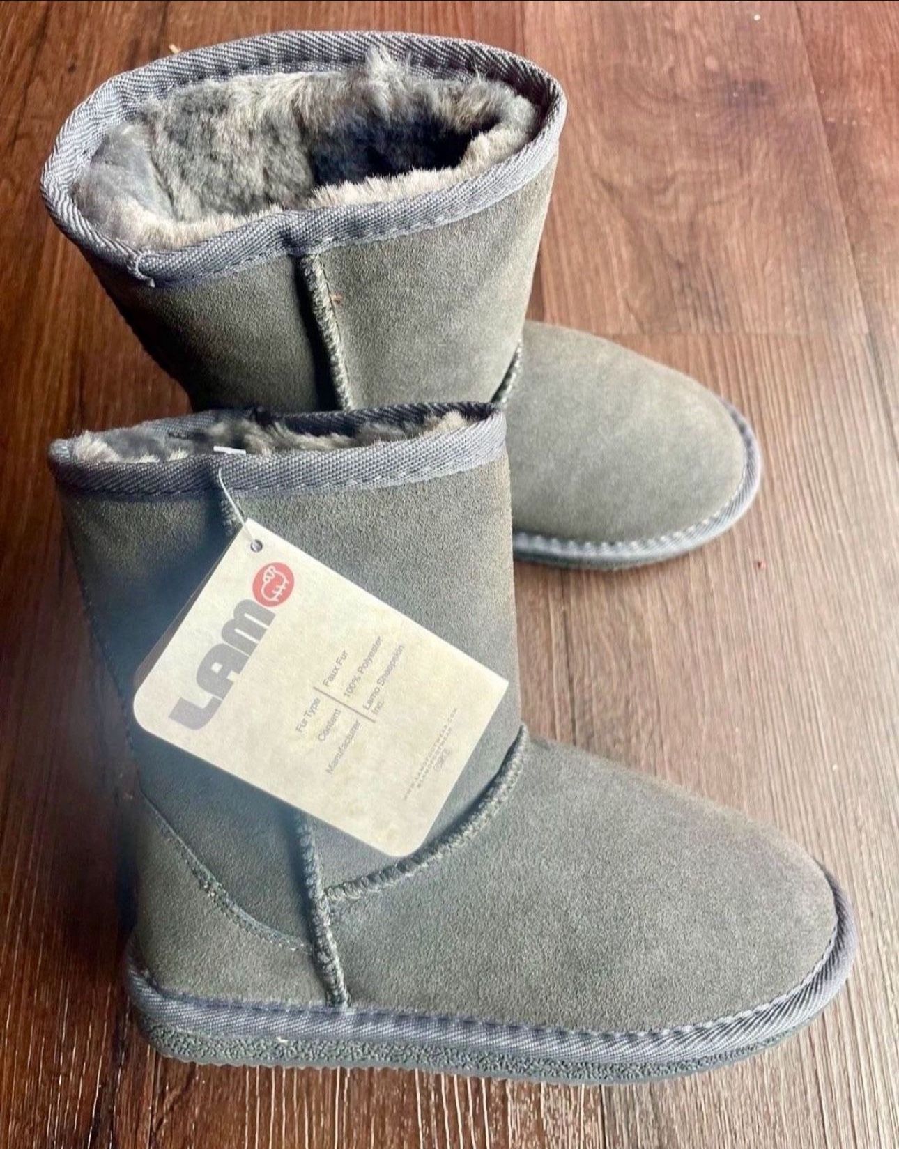 Kids New Boots Lamo, Size 3, Runs Smaller , Will Be Good For 1us