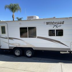 2012 Travel trailer 22 ft.