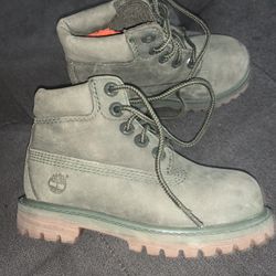 Kids Timberlans Size 8 