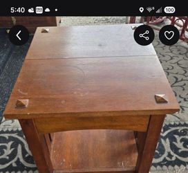 WOODEN LIFT END TABLE