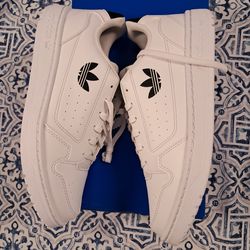 NWT IN BOX Adidas Youth Boys  Size 7 Women Size 8 NY 90 Cloud White J