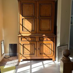 Storage Cabinet / Buffet 