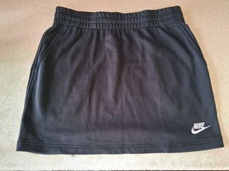 Girls nike black skirt size Xl new