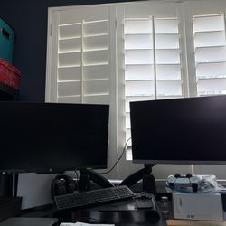 HP Computer Monitors With Duel Stand