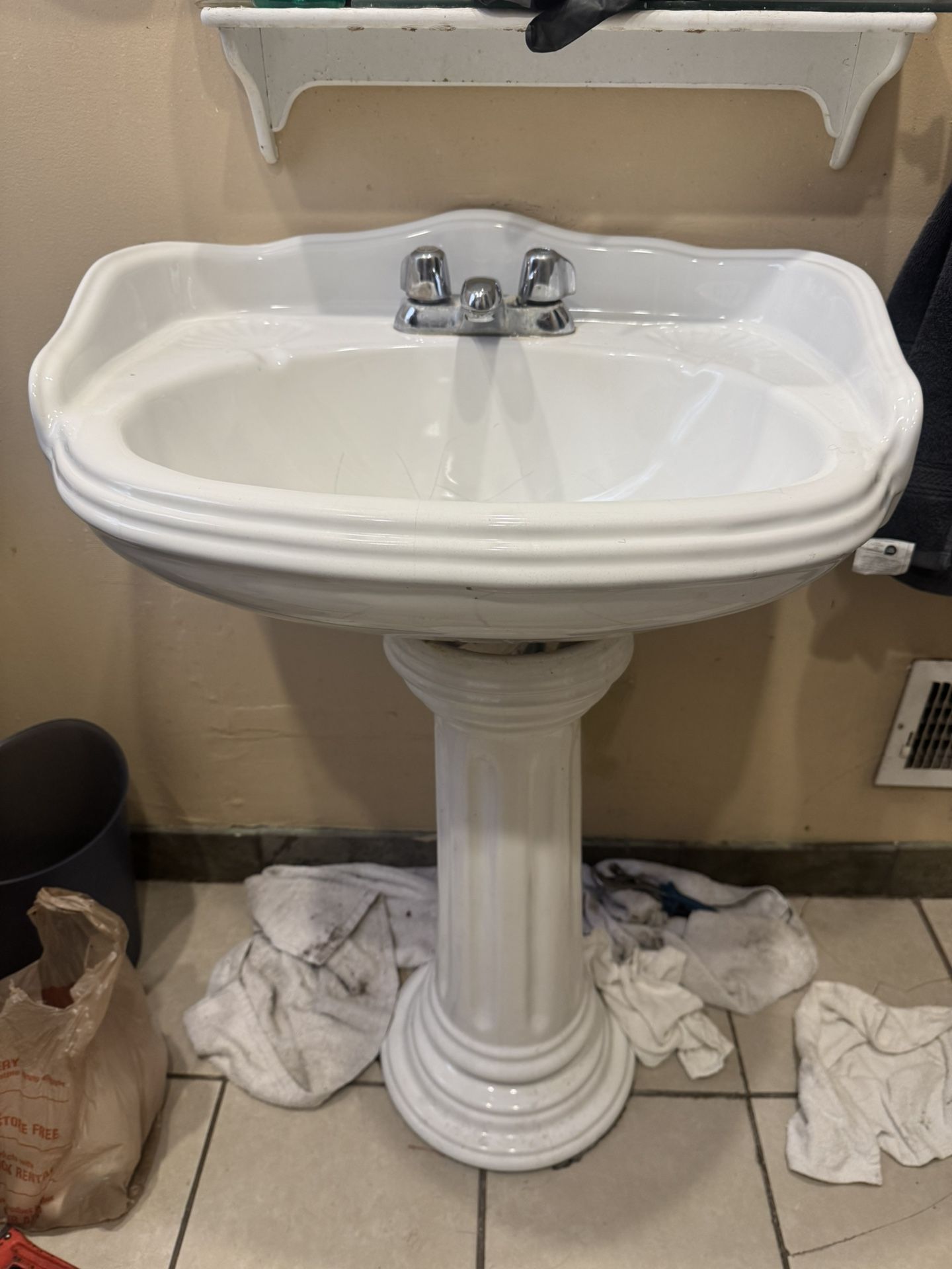 Pedestal Sink