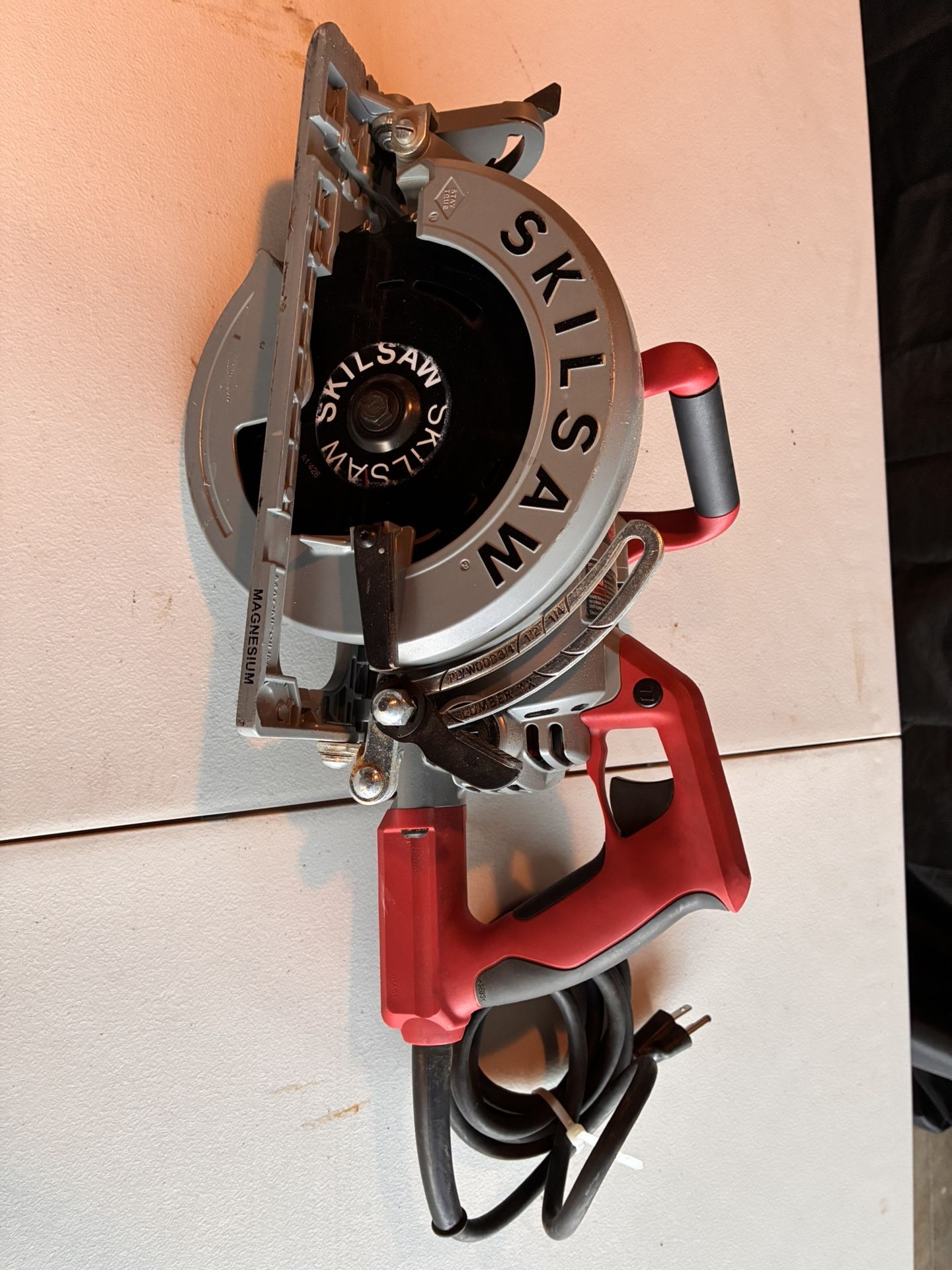 SKIL 7-1/4-inch Corded Circular Saw