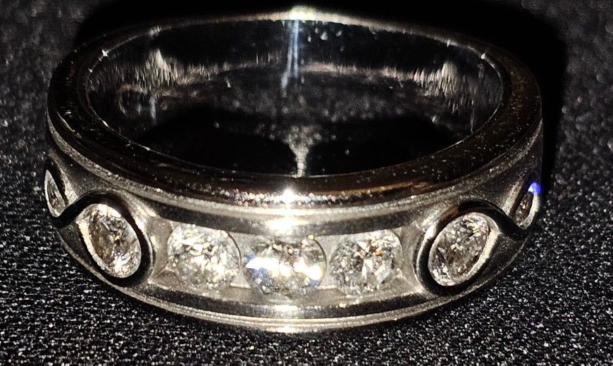 Heavy 14K White Gold Ring 1 Carat Diamonds