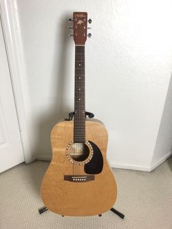 Acoustic guitar (like new) Available!